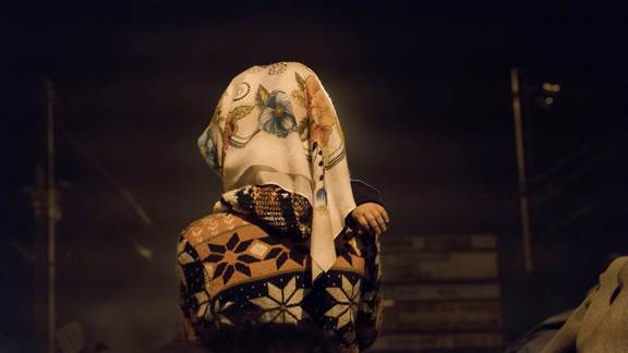 說明: Macintosh HD:Users:chendong:Desktop:張乾琦 工作坊:工作坊:官方作品:中文圖說:AZMA:8. 張乾琦，“AZMA”視頻截圖，2017 .jpg