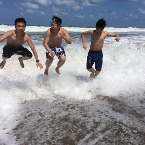 贏在起跑線？中國孩子赴美留學(xué)是否越早越好？